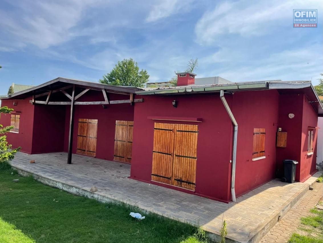 À louer une villa basse T4 située dans un quartier résidentiel calme à Ambohijanahary Manerinerina Madagascar