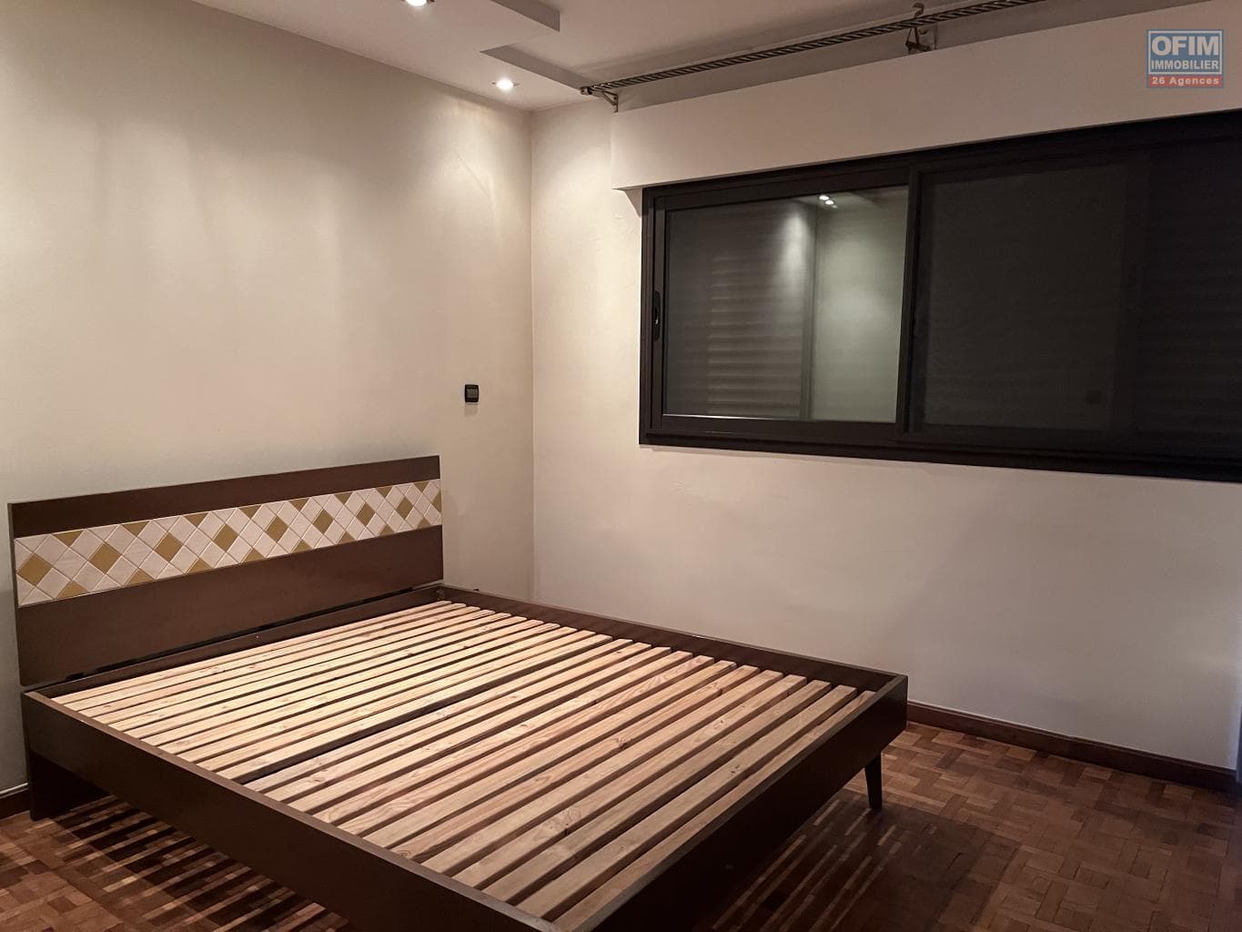 À louer un appartement T3 sécurisé situé à Alarobia Ivandry Madagascar - thumbnail 5