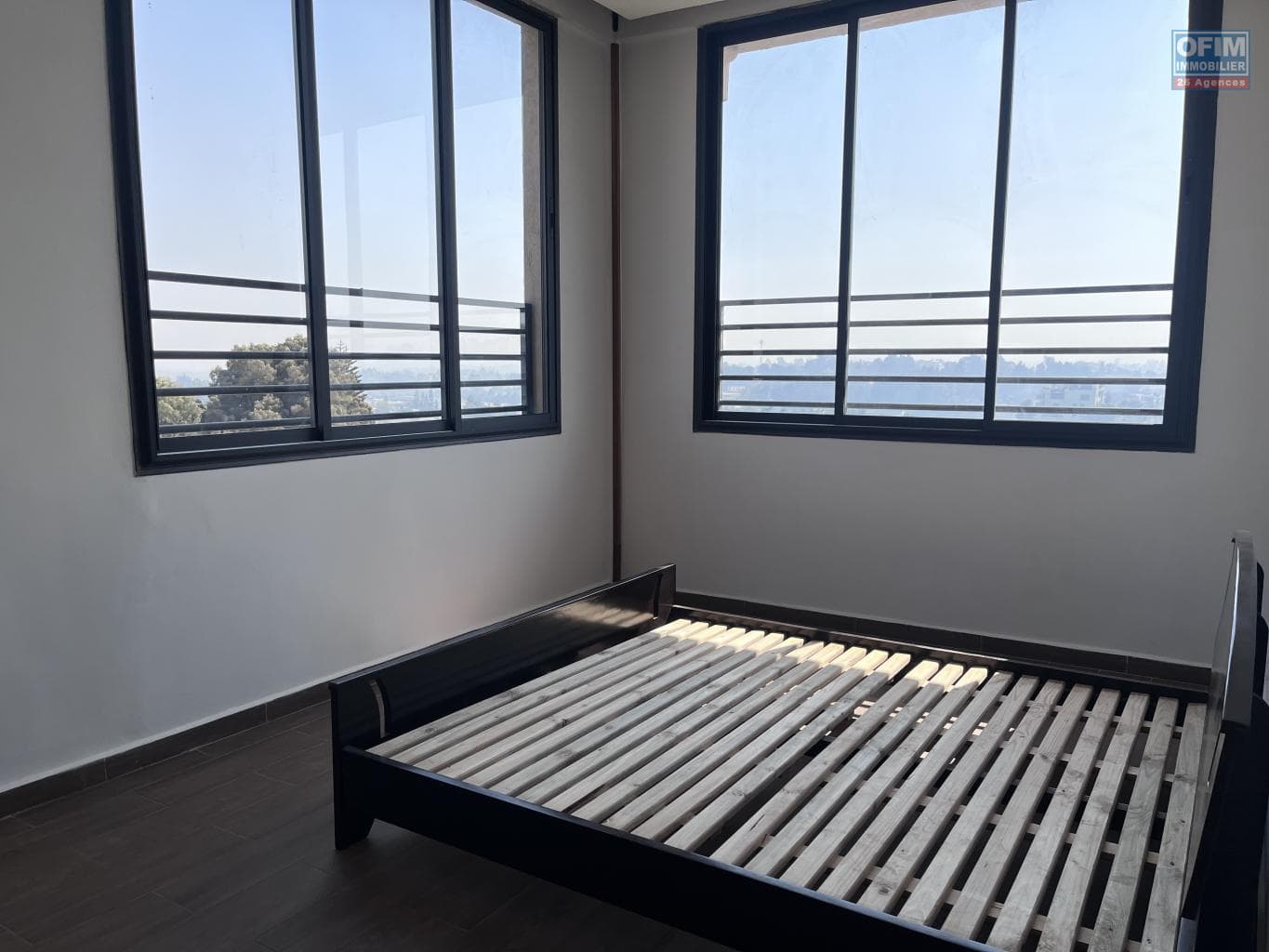 À louer un beau T4 en duplex avec vue dégagée situé à Ivandry Madagascar - thumbnail 5